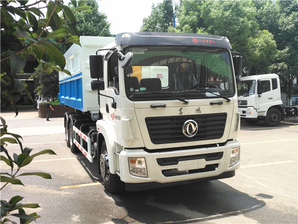 28噸東風(fēng)商用車勾臂式垃圾車