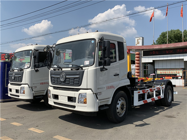 10噸東風(fēng)天錦勾臂式垃圾車