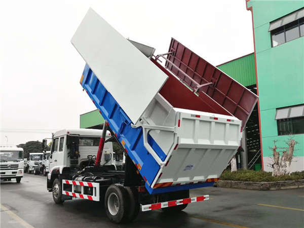 東風(fēng)天錦對接式垃圾車