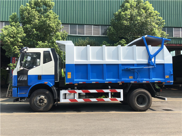 解放對(duì)接式垃圾車