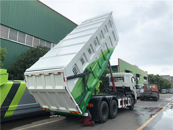 東風天龍垃圾轉運車