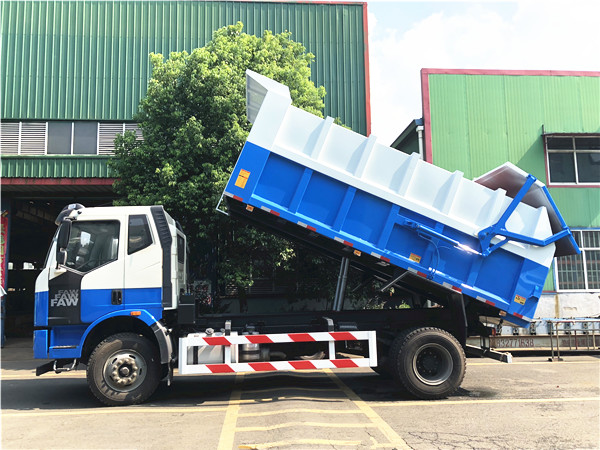 解放對(duì)接式垃圾車