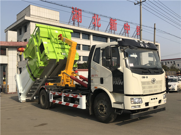 16噸解放勾臂垃圾車