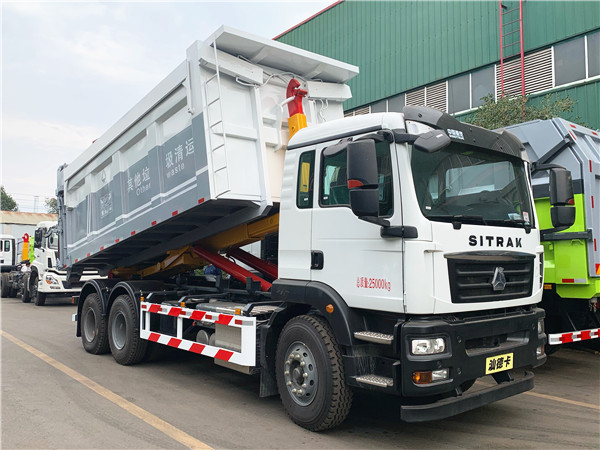 25噸重汽汕德卡勾臂式垃圾車