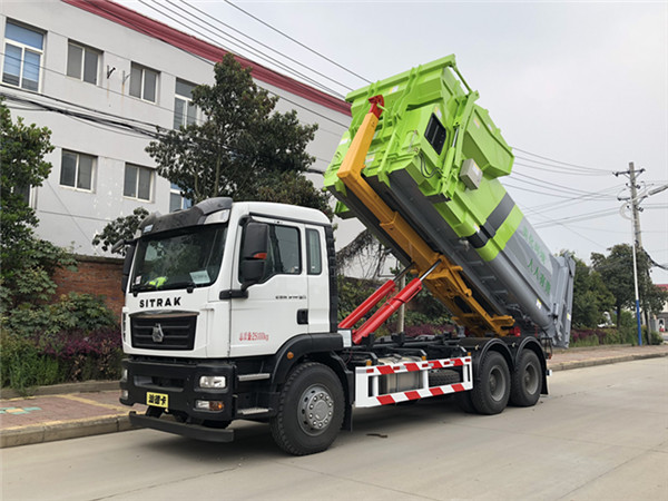 25噸重汽汕德卡勾臂式垃圾車