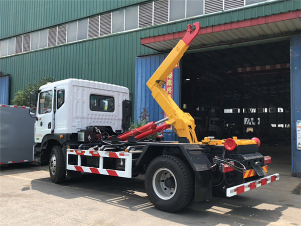 12噸東風D9勾臂垃圾車