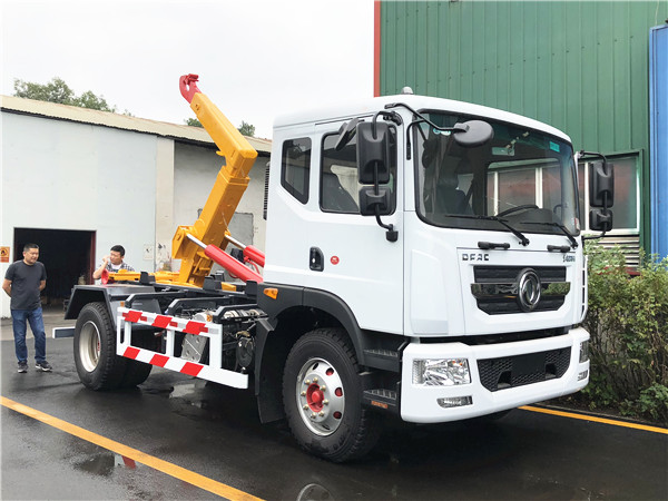 12噸東風D9勾臂垃圾車