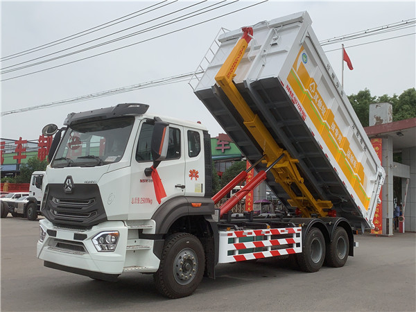 25噸重汽豪瀚勾臂式垃圾車