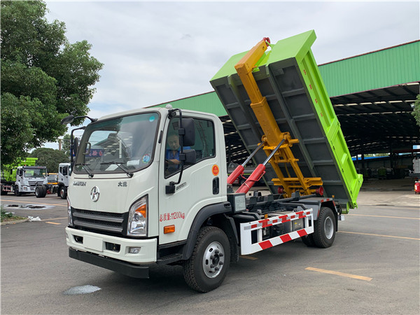 大運12噸勾臂垃圾車