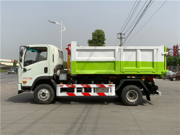 大運12噸勾臂垃圾車
