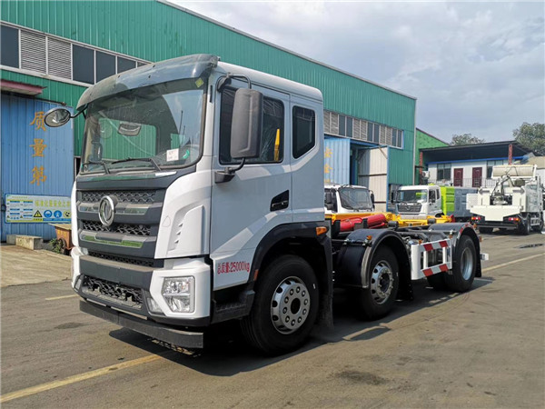 東風(fēng)前四后四勾臂垃圾車(chē)(20噸)