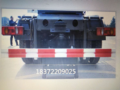 國五鉤臂式垃圾車降價(jià)促銷_迎接國六的到來